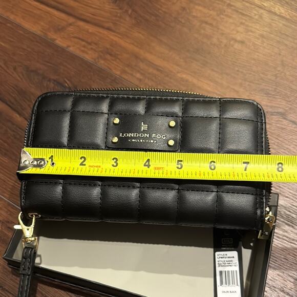 London Fog Zip Around Quilted Wristlet Black Wallet. - Picture 7 of 9